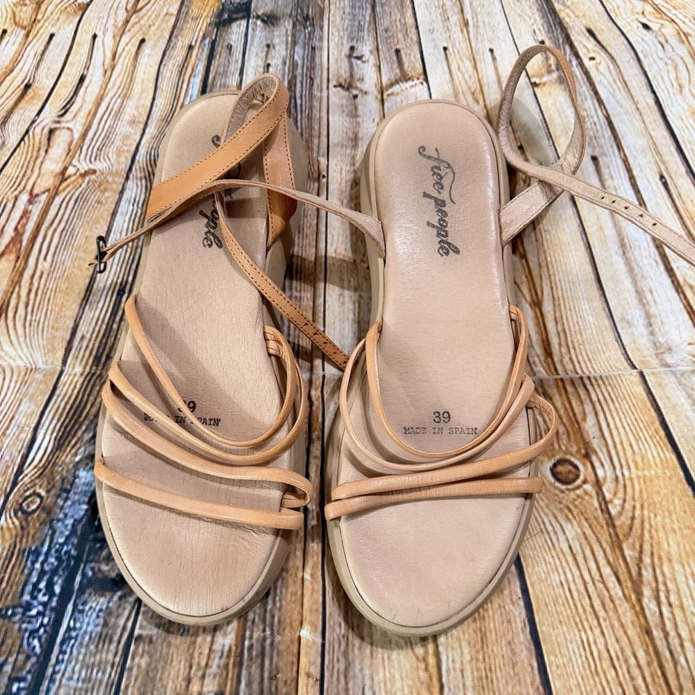 Free People Beige Strappy Sandals Womens Size 39 - Picture 2 of 3